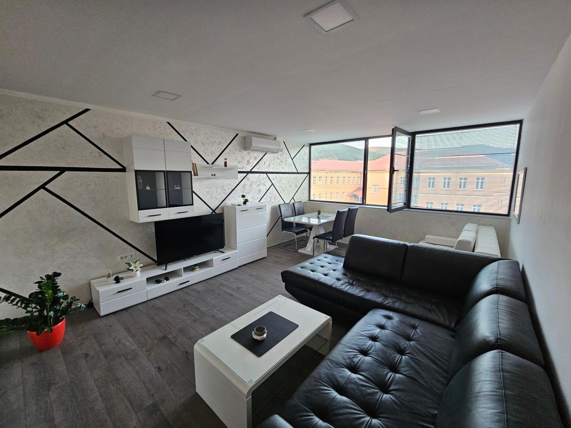 Ninche's Penthouse Apartment