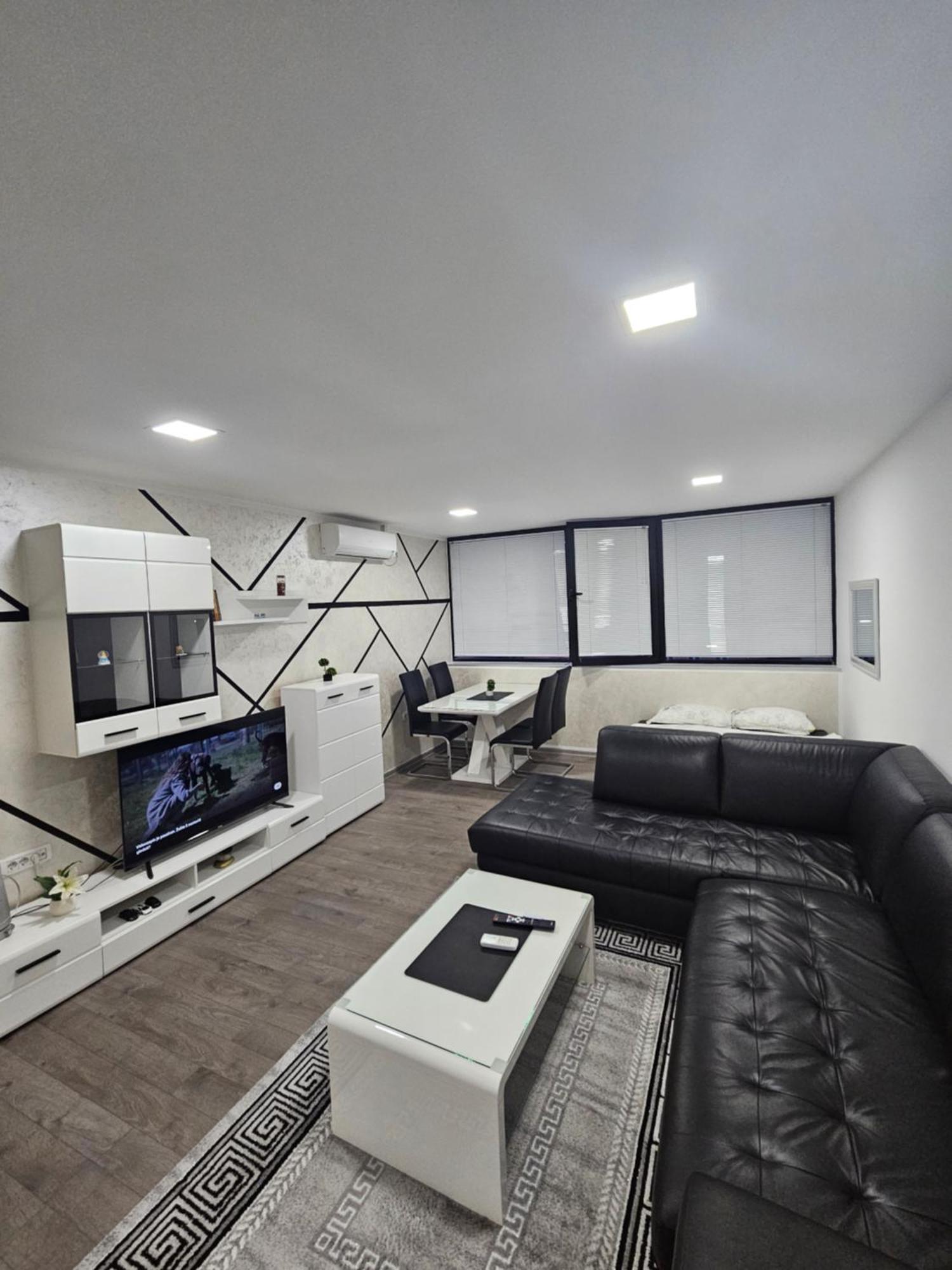 Ninche's Penthouse Apartment